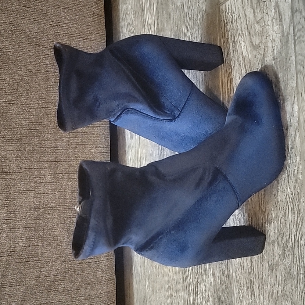 Steve Madden Blue Velvet Booties NWT
